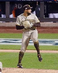 Robert Suarez